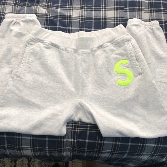 Supreme - Picture 6 of 9